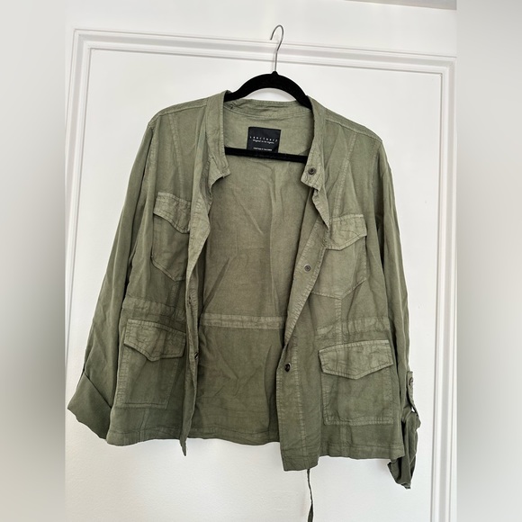 Olive green utility shirt jacket with a cinchable waist - Picture 1 of 3